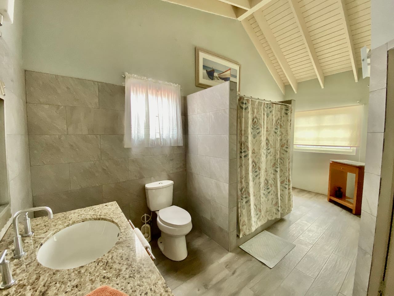 En Suite 2nd Floor Bathroom