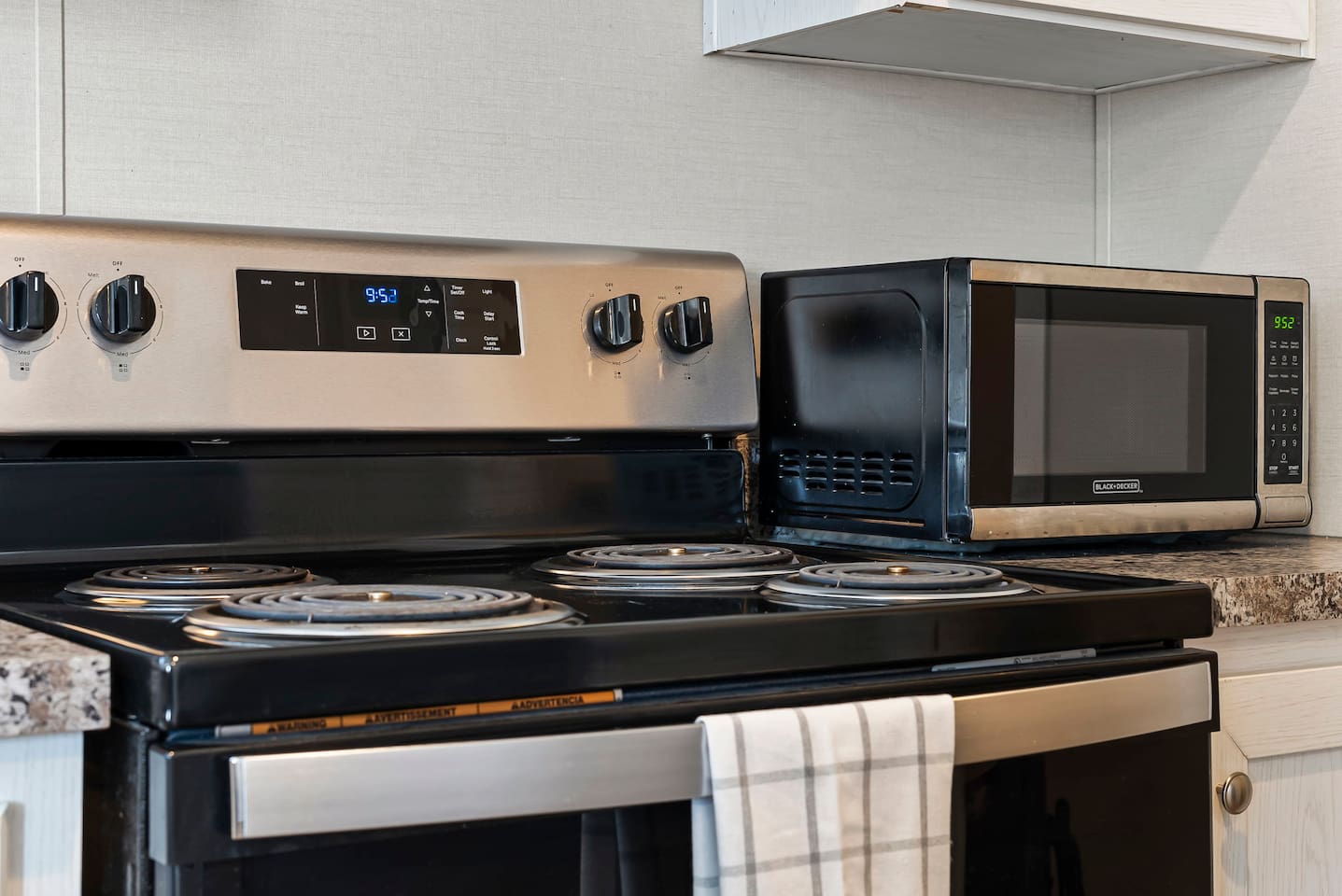 Microwave and cooking station with all the basics you need for quick and simple meals.