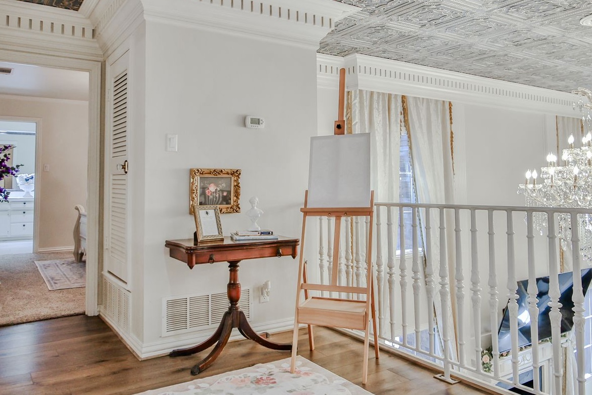 Inspired by Benedict Bridgerton, guests are invited to contribute to this evolving paint-by-number masterpiece—every stroke adds to the story.