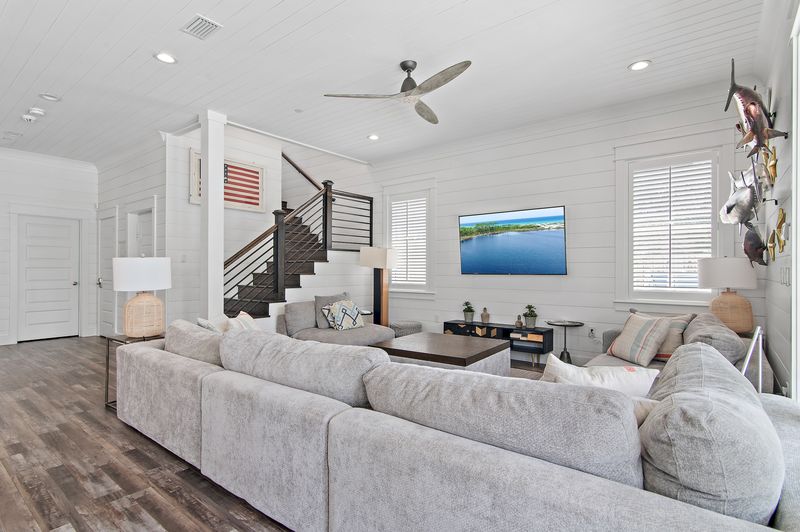 Large living room with Smart TV. (First Floor)