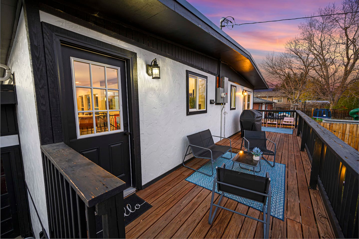 Evening cocktails on the private deck with outdoor seating. Post sunset hangs are the best .