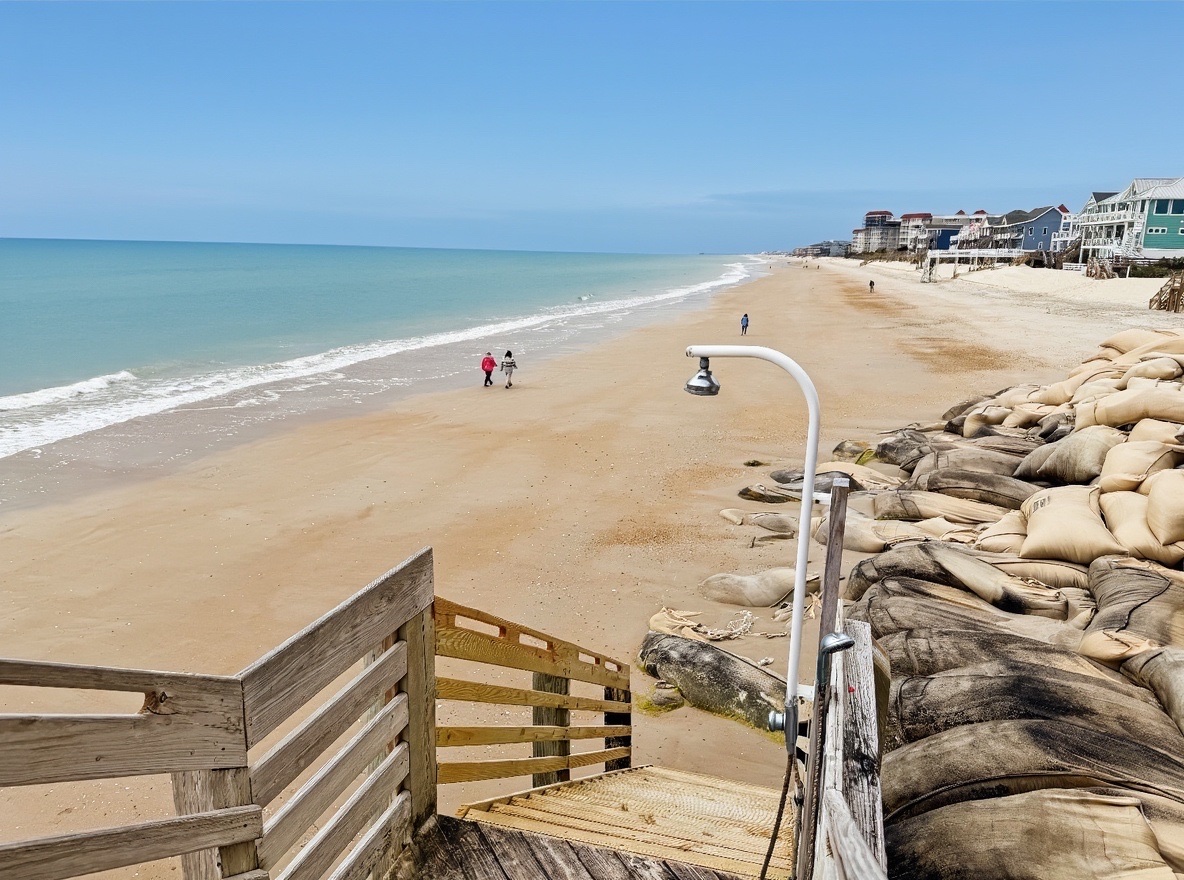 Note: Beach availability varies by tide; photos were captured during low tide in February 2026.