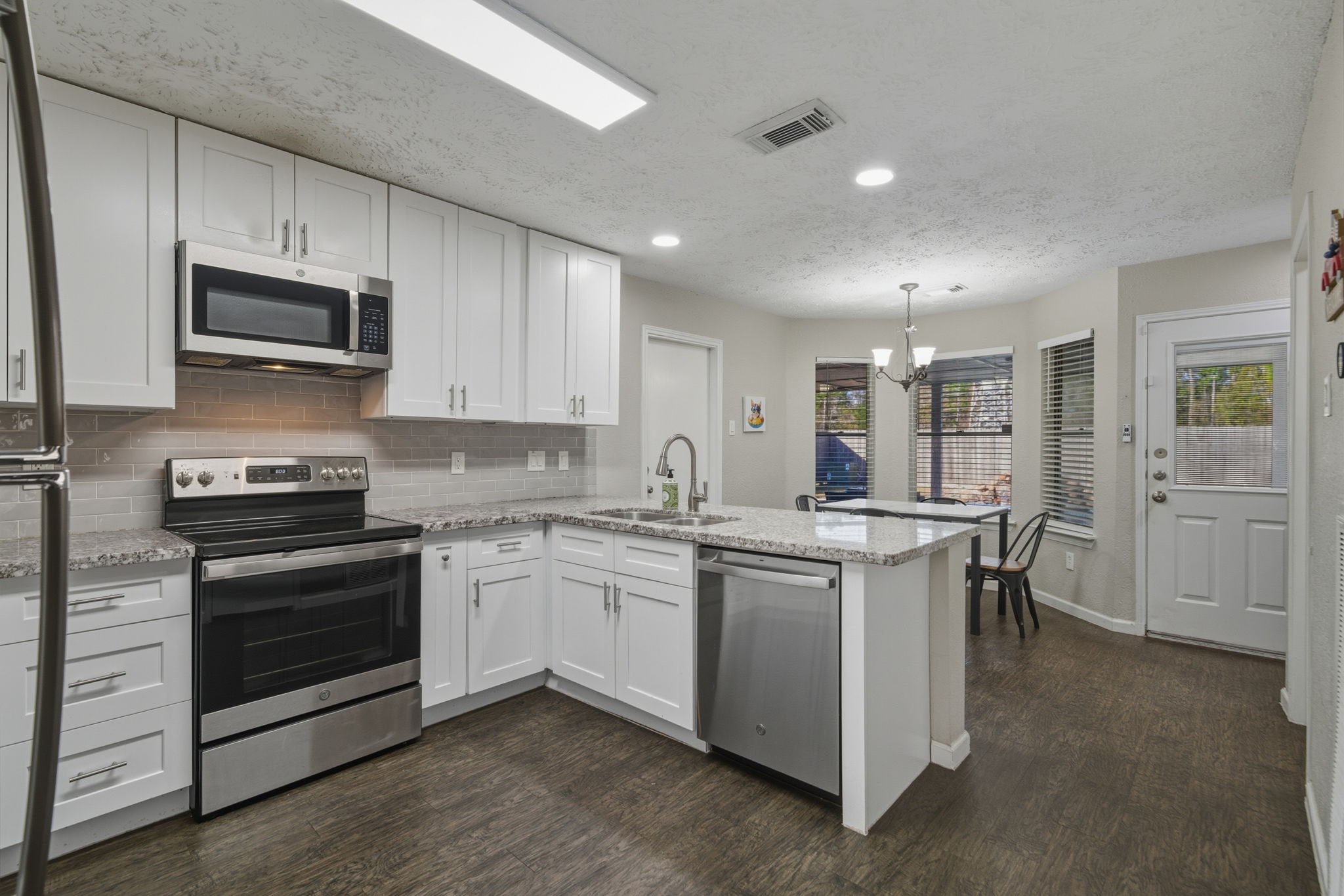 Cook, connect, and create memories in this fully equipped kitchen.