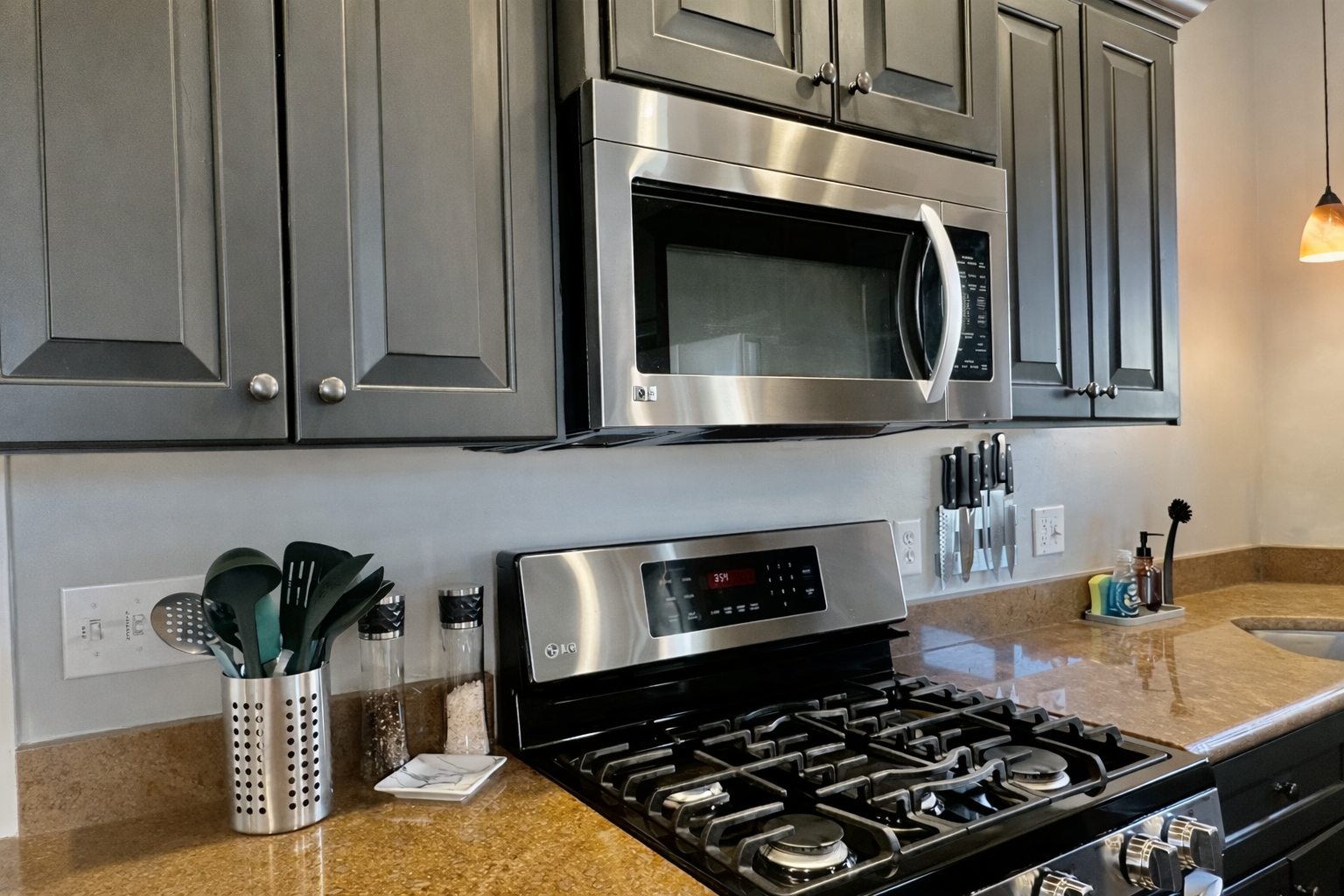 Fully Stocked Kitchen