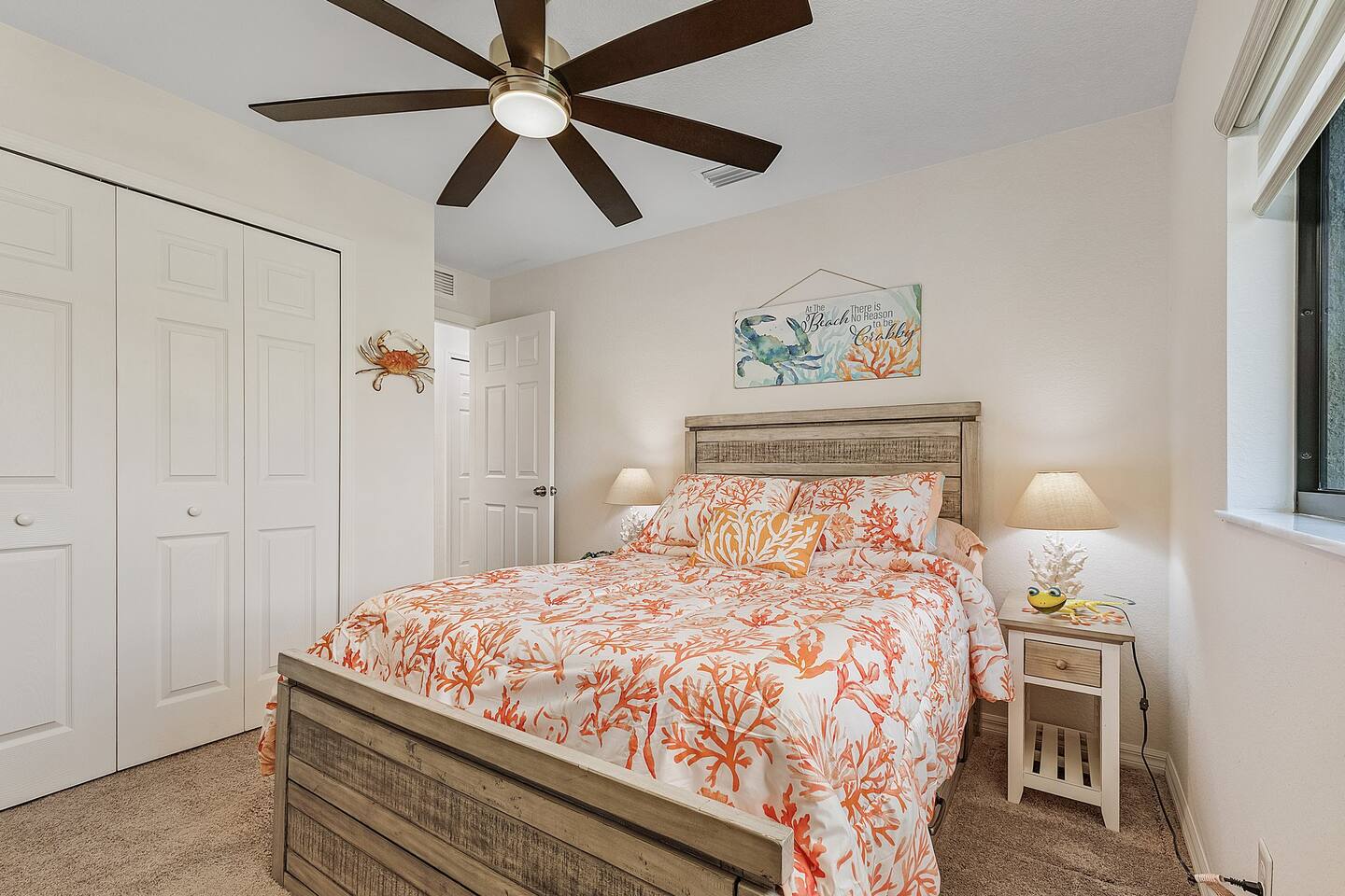 3rd Guest bedroom (full size) with Smart TV 