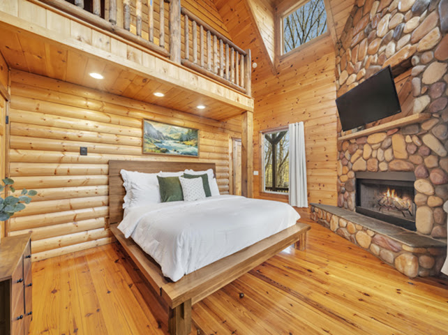 Main Level Bedroom Loft