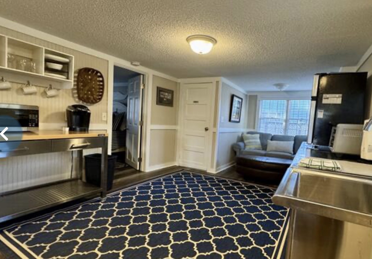 Settle into a comfortable bedroom designed for deep sleep after long beach days. ⭐