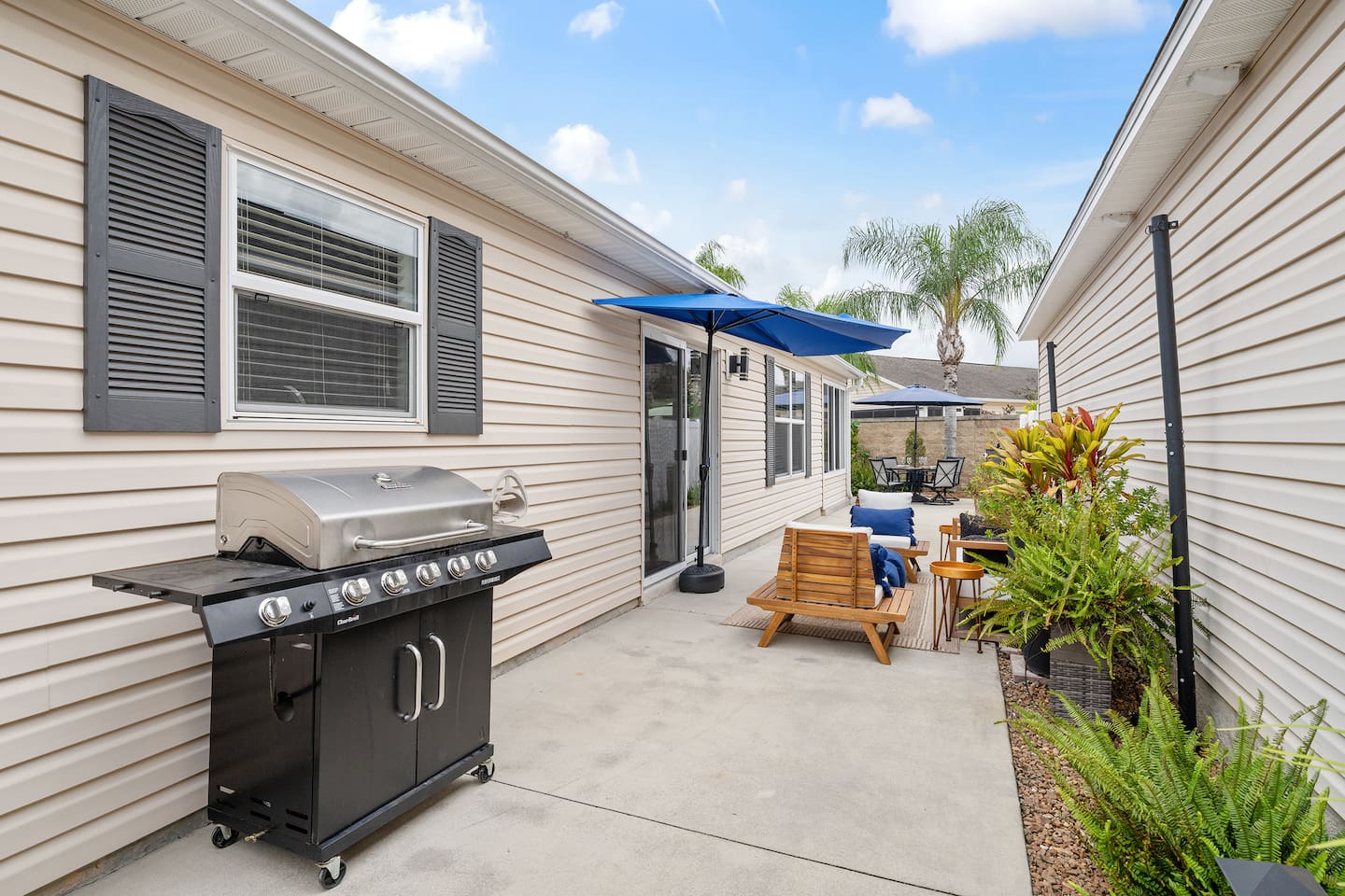 A propane grill is provided.  Please note:  It is the guest's responsibility to clean the grill after use and refill the propane as needed.  Although we do our best to keep it available for guests, we do not guarantee it.