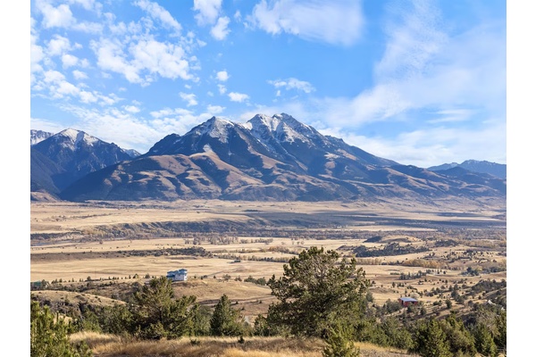 Abrasoka mountain featuring beautiful views of Paradise Valley and incredible sunsets.