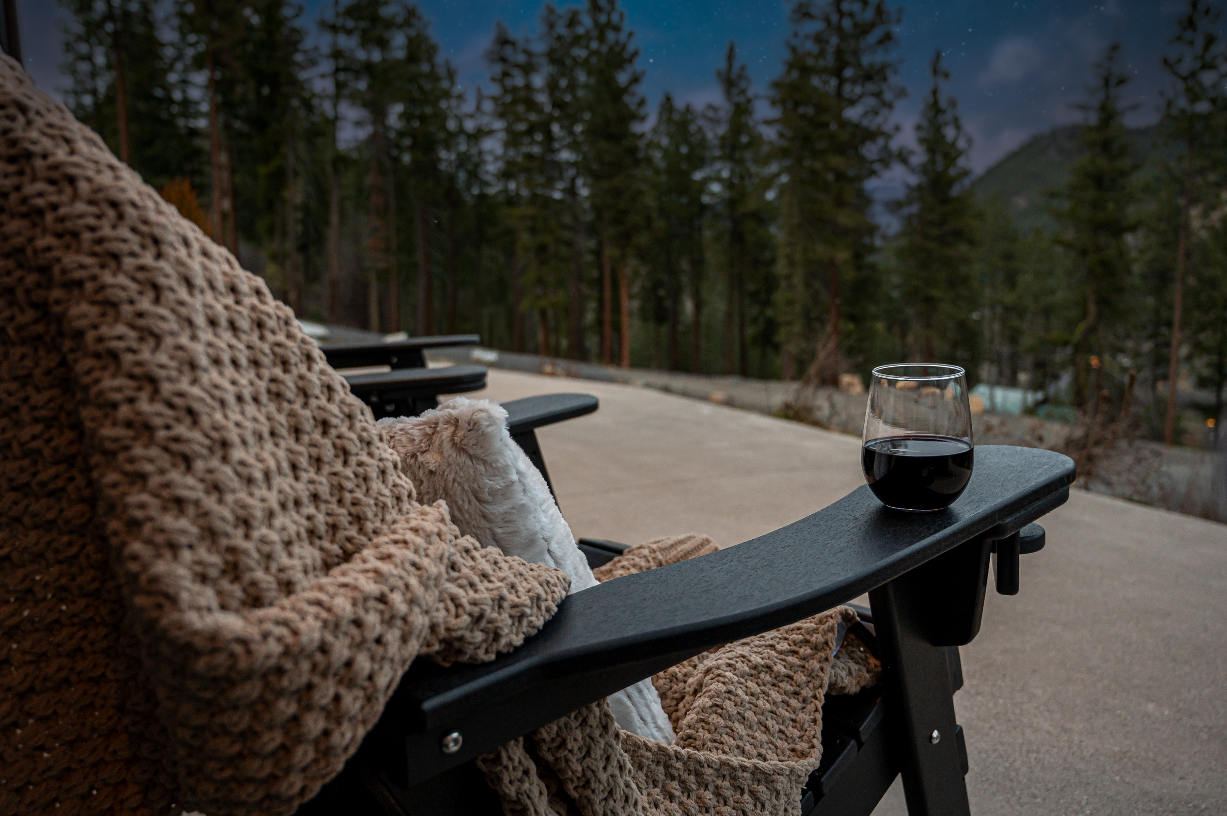 Additional outdoor seating to soak in the views and star gaze