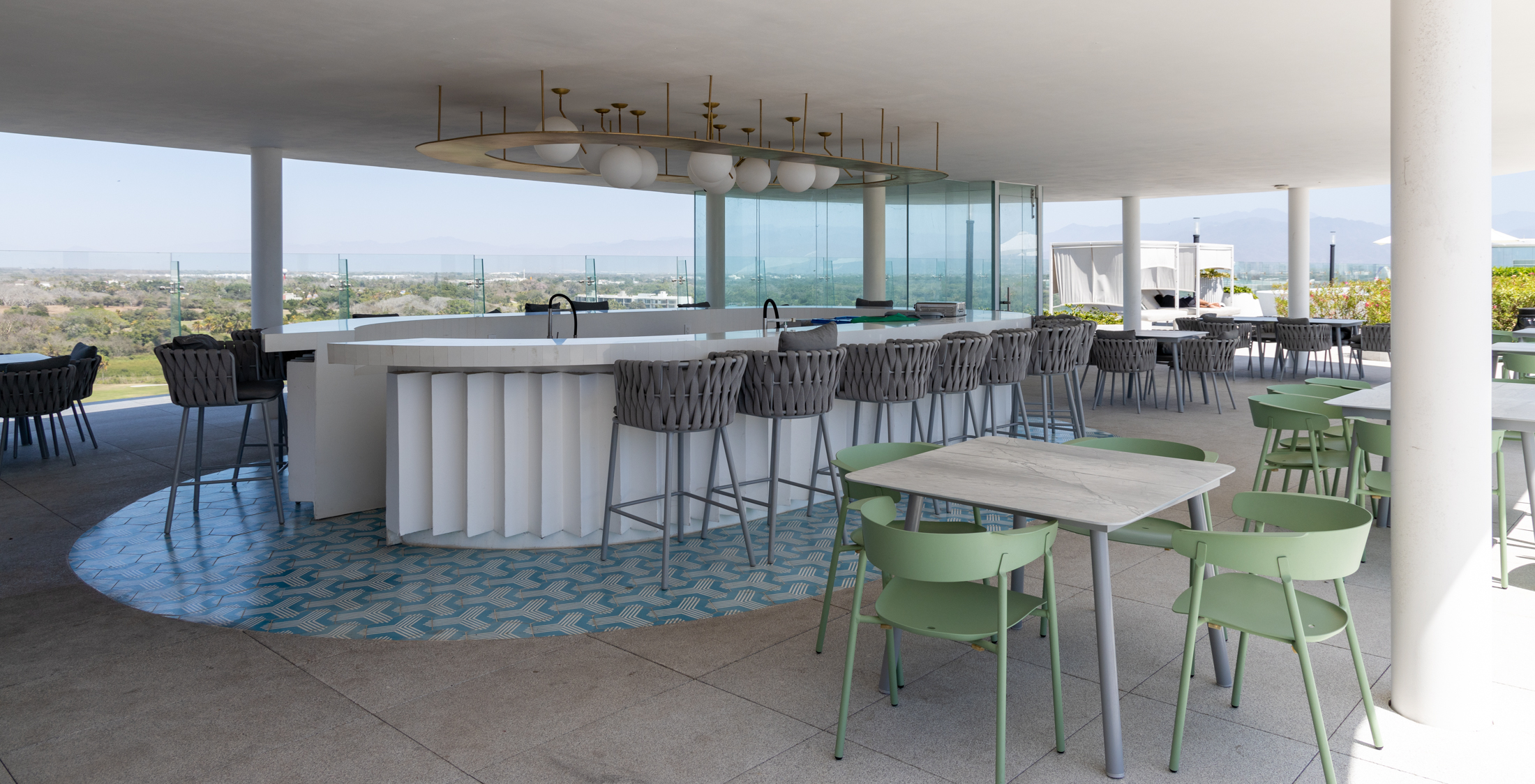 Rooftop Restaurant & Bar