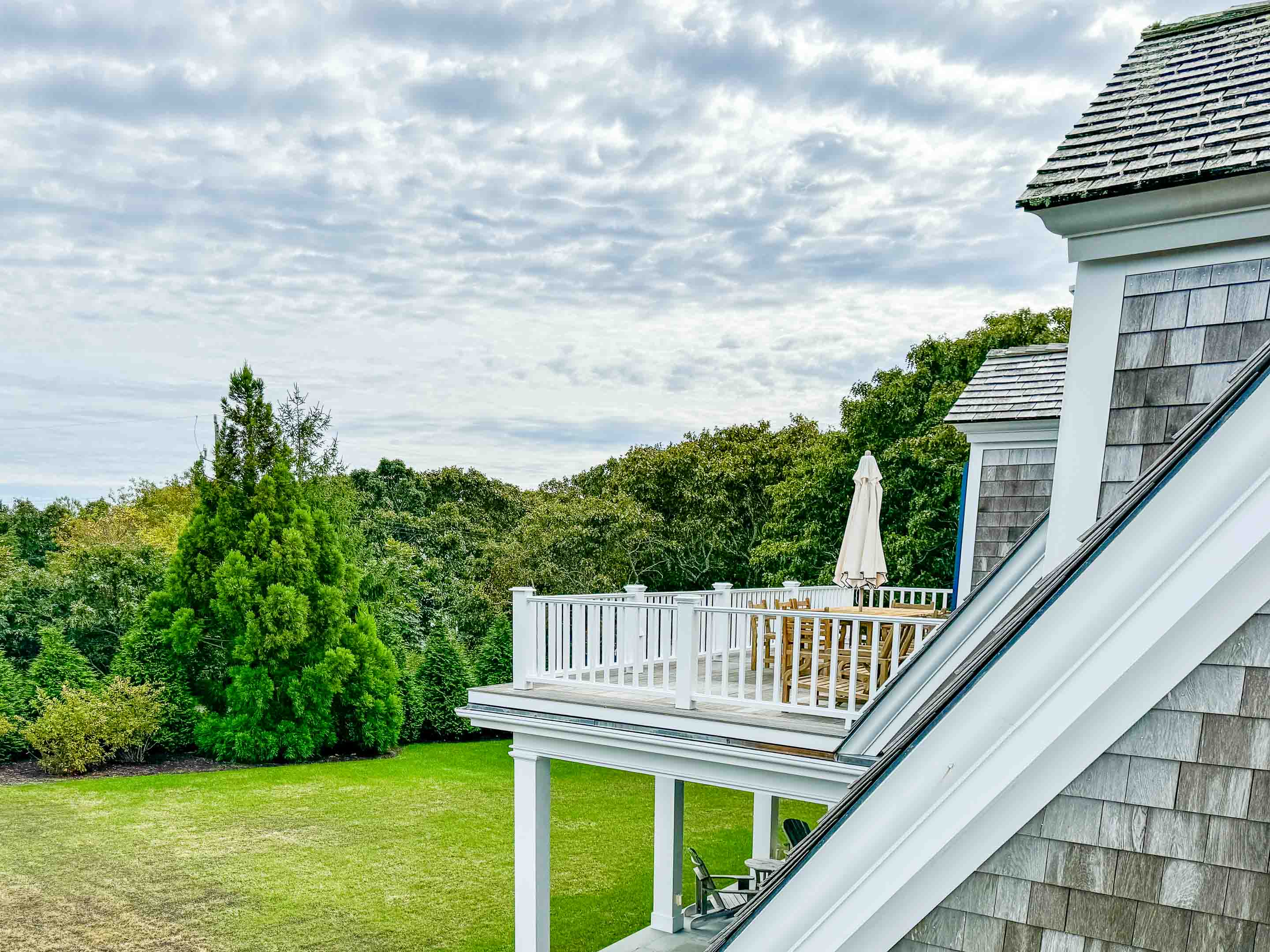 Kitchen Deck looking to LR deck