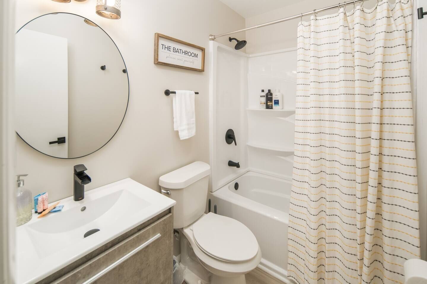 Unit 3: Full Bathroom Bed & Bath Linens Provided