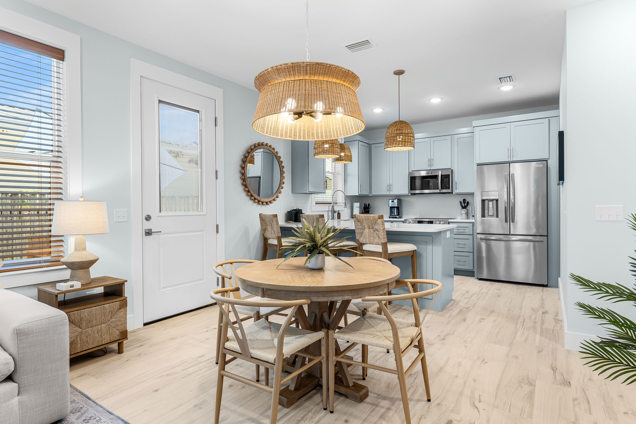 Serve your delicious meals easily at the lovely dining table.