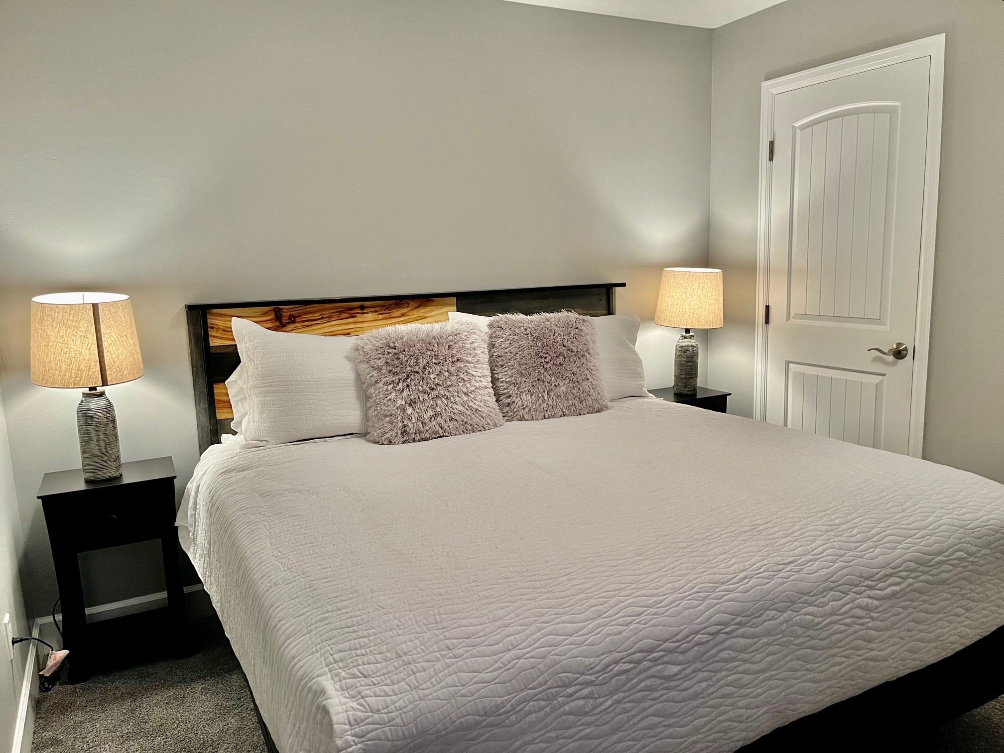 Guest Room 5 Queen Bed