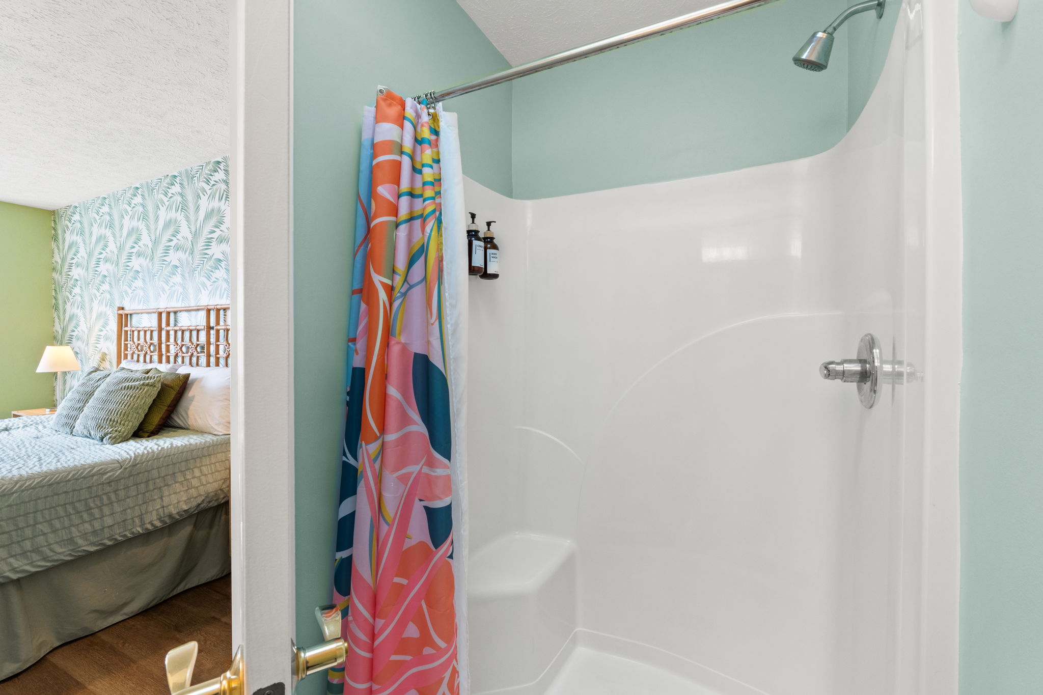 Master Bedroom Ensuite Bathroom with Shower
