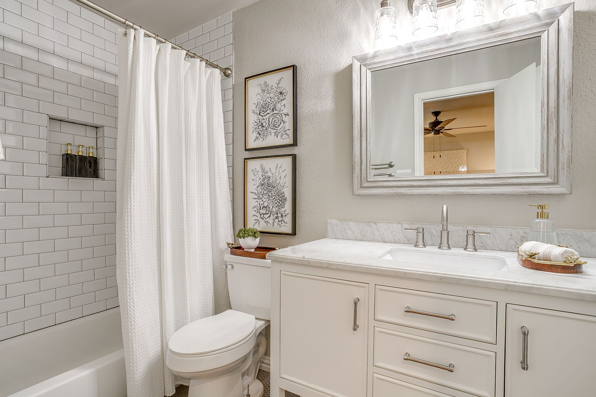 Primary En Suite Bathroom