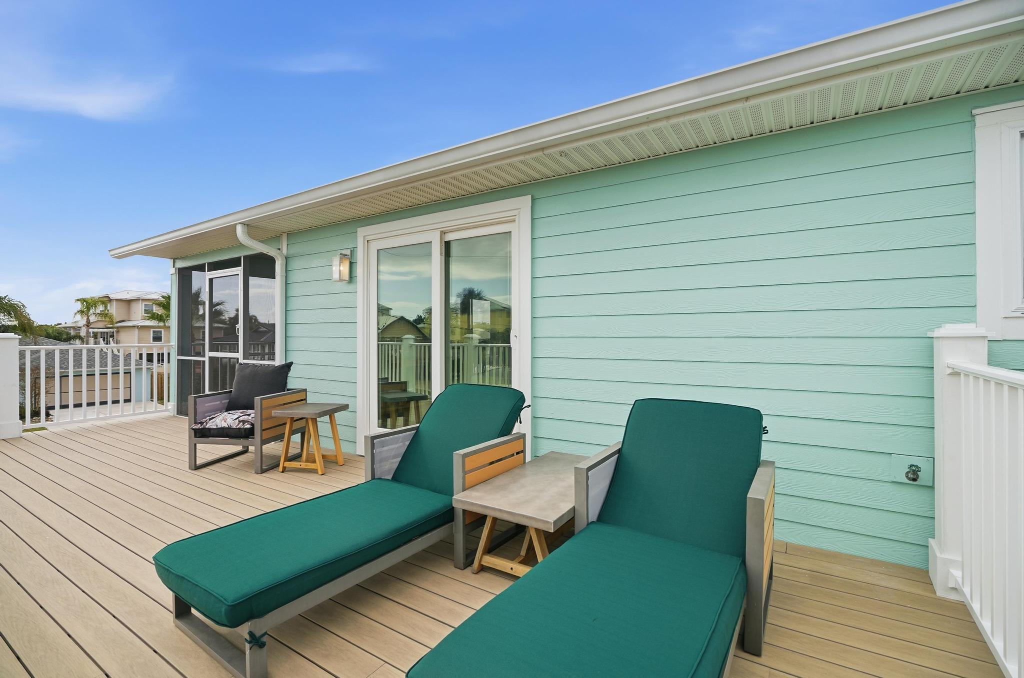 Salt air & Sun Deck Flair!! 