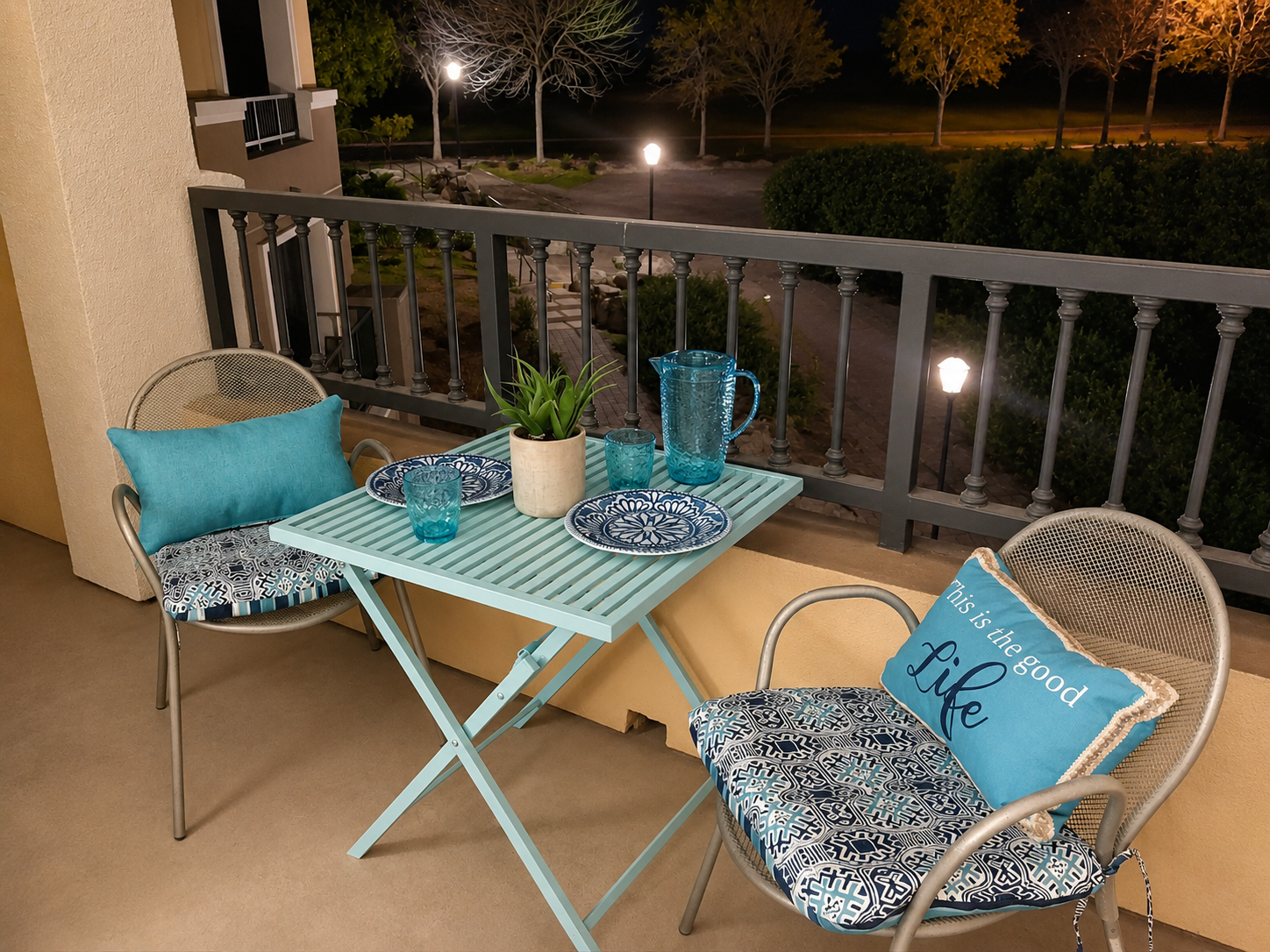 Enjoy quiet evenings on the balcony.
