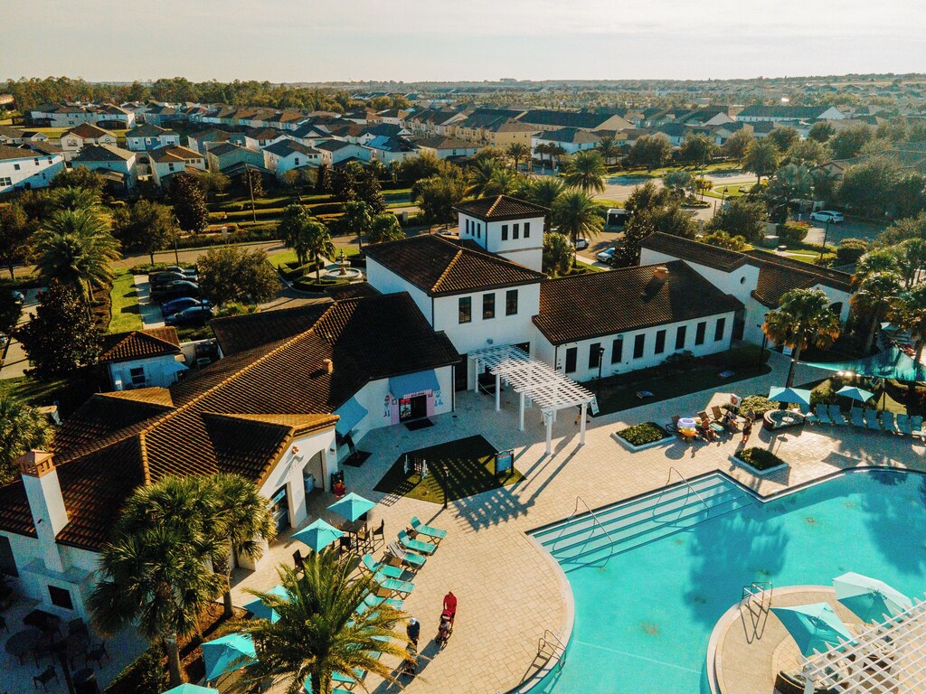 Windsor at Westside Clubhouse and Pool