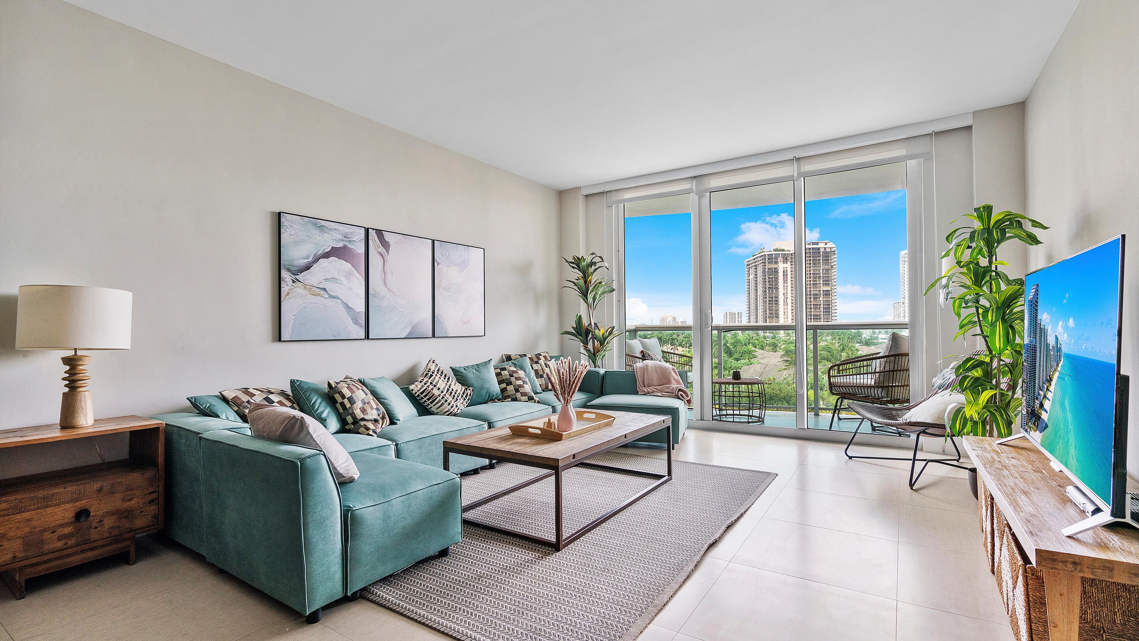 Absolute Beach Bliss 🏖️ | Chic & Expansive Retreat — Sunny Isles Beach, FL — vacation rental