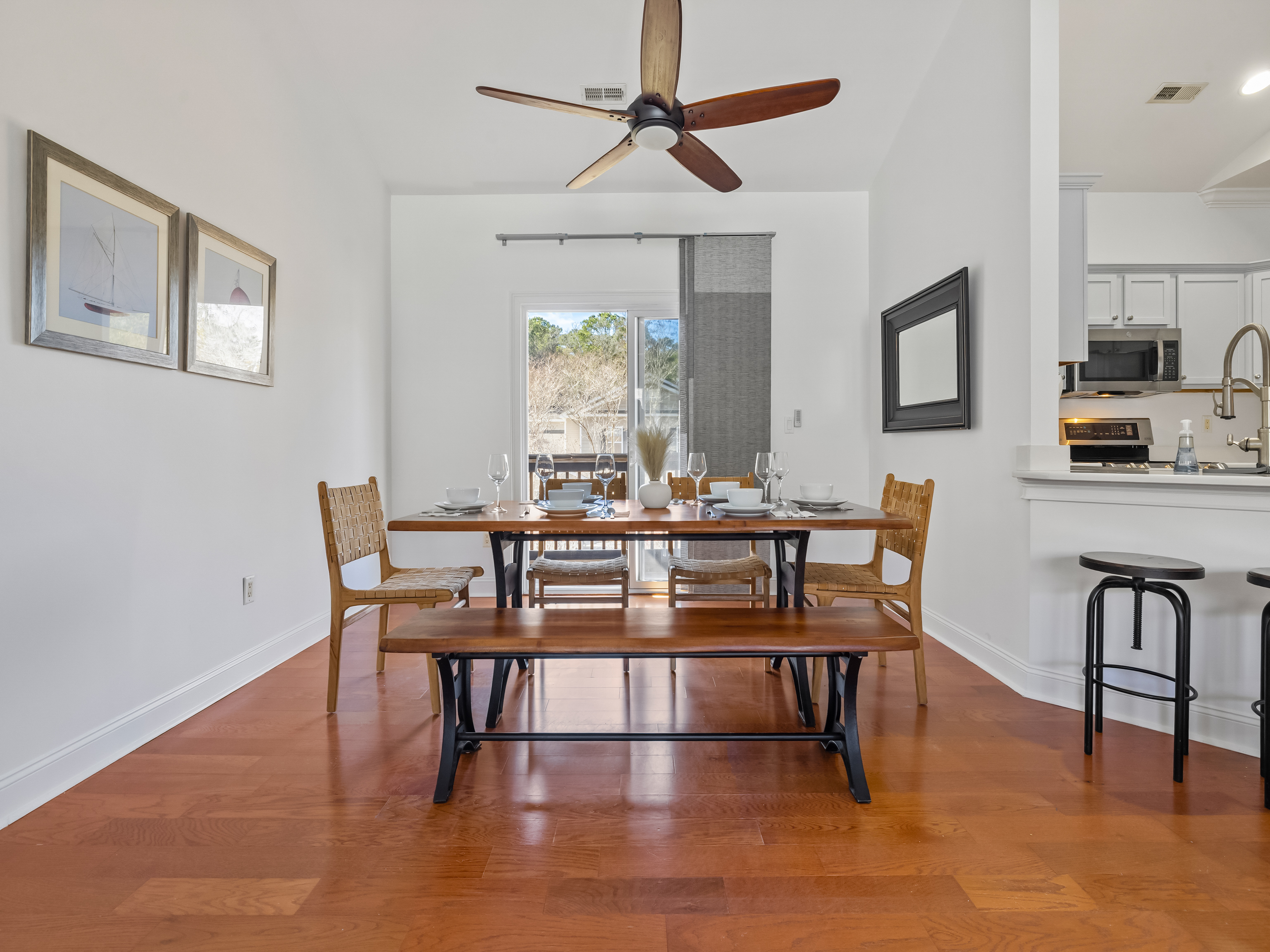 Not just a place to eat — a place to come together.
Unlike a cramped hotel setup, this full dining space is made for real moments: family breakfasts, game-night snacks, lingering dinners. Room to spread out, laugh louder, stay longer. Vacation living, not