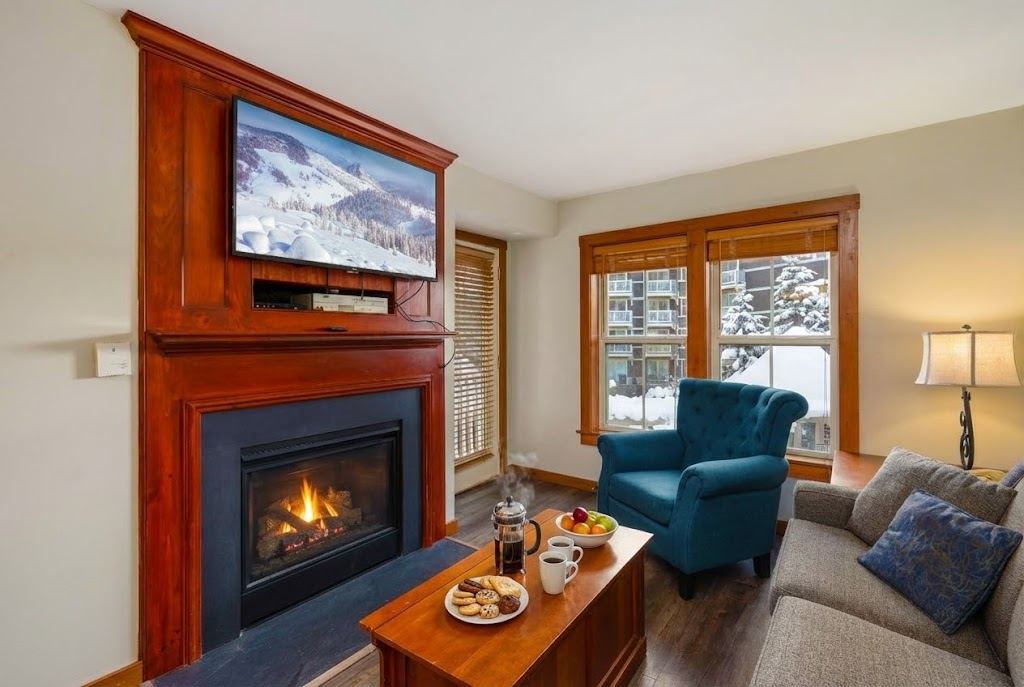 Unwind and relax in this Living Room with a Smart TV & Fireplace! Alvand Khoshgavar says: "Wonderful location with excellent amenities. Manish was outstanding in his communication and went abo