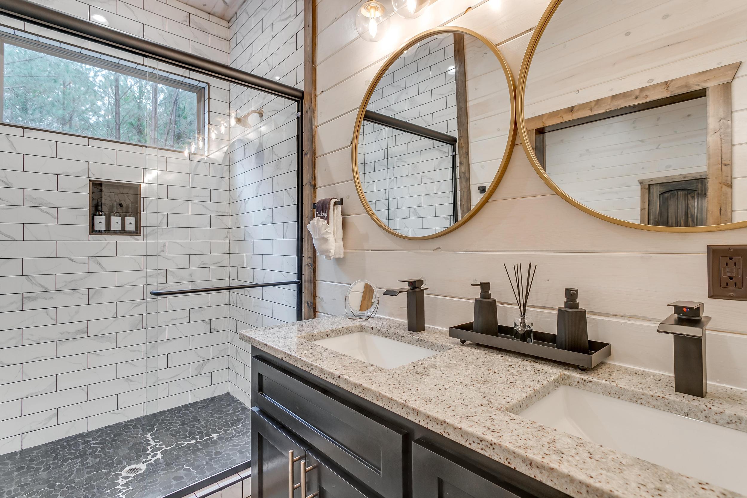 Shampoo, conditioner, and body wash provided