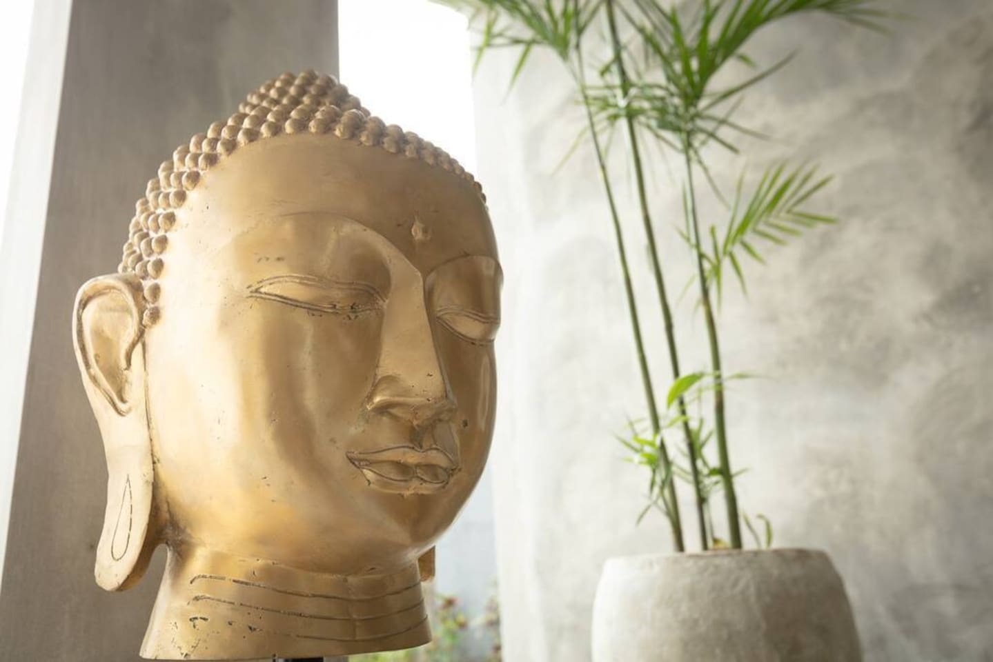 Work of art, a representation of Buddha evoking serenity and peace.