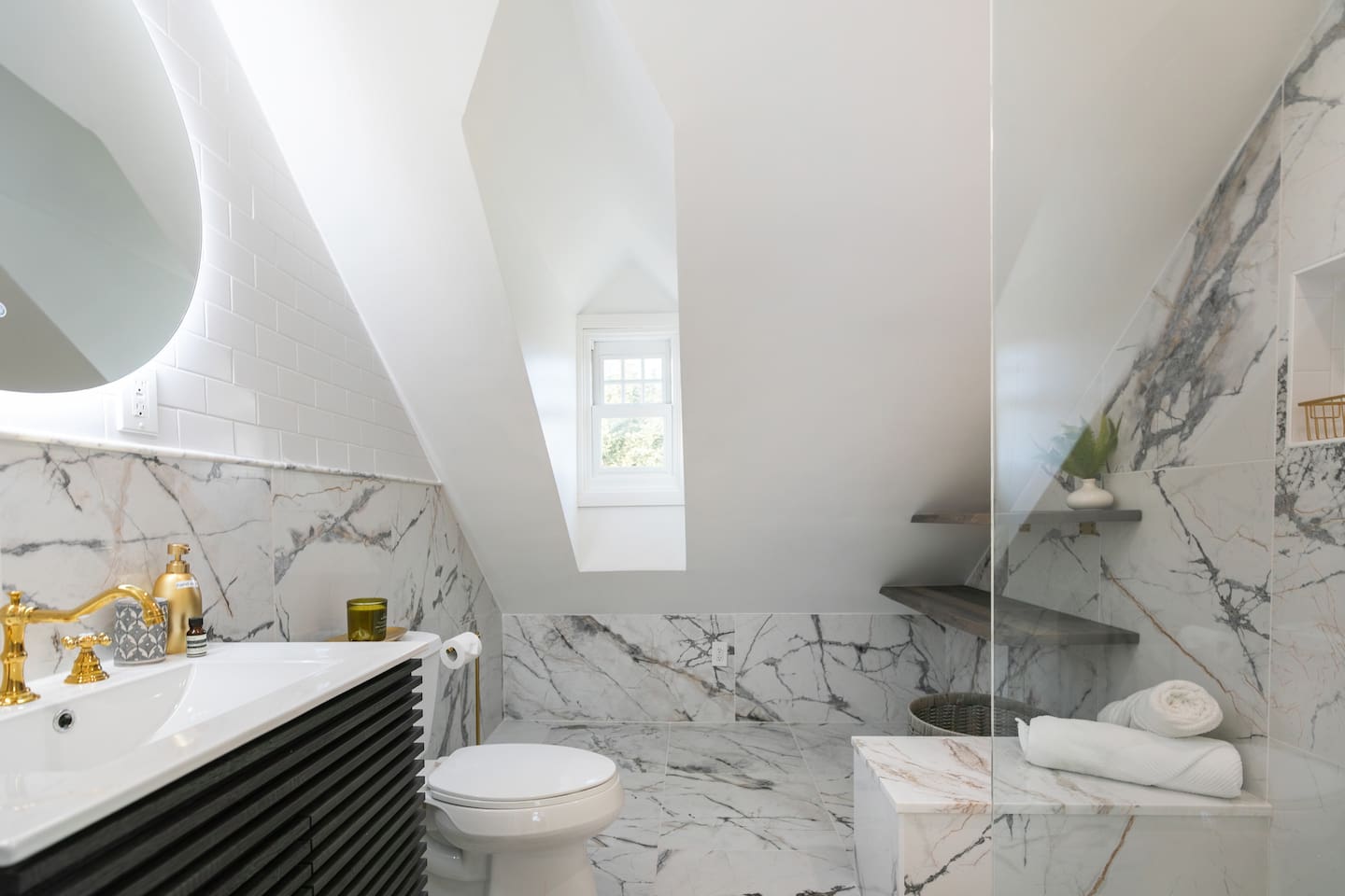 Second home - bathroom 