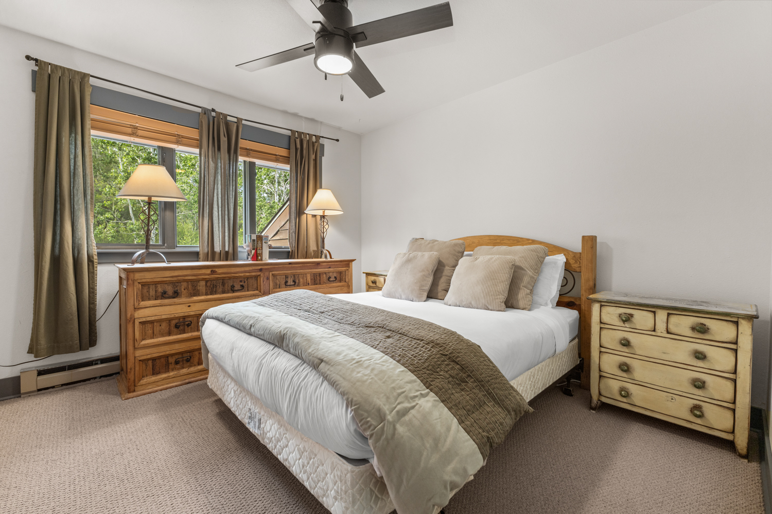 Bedroom #5 | Queen Bed | 4th Level