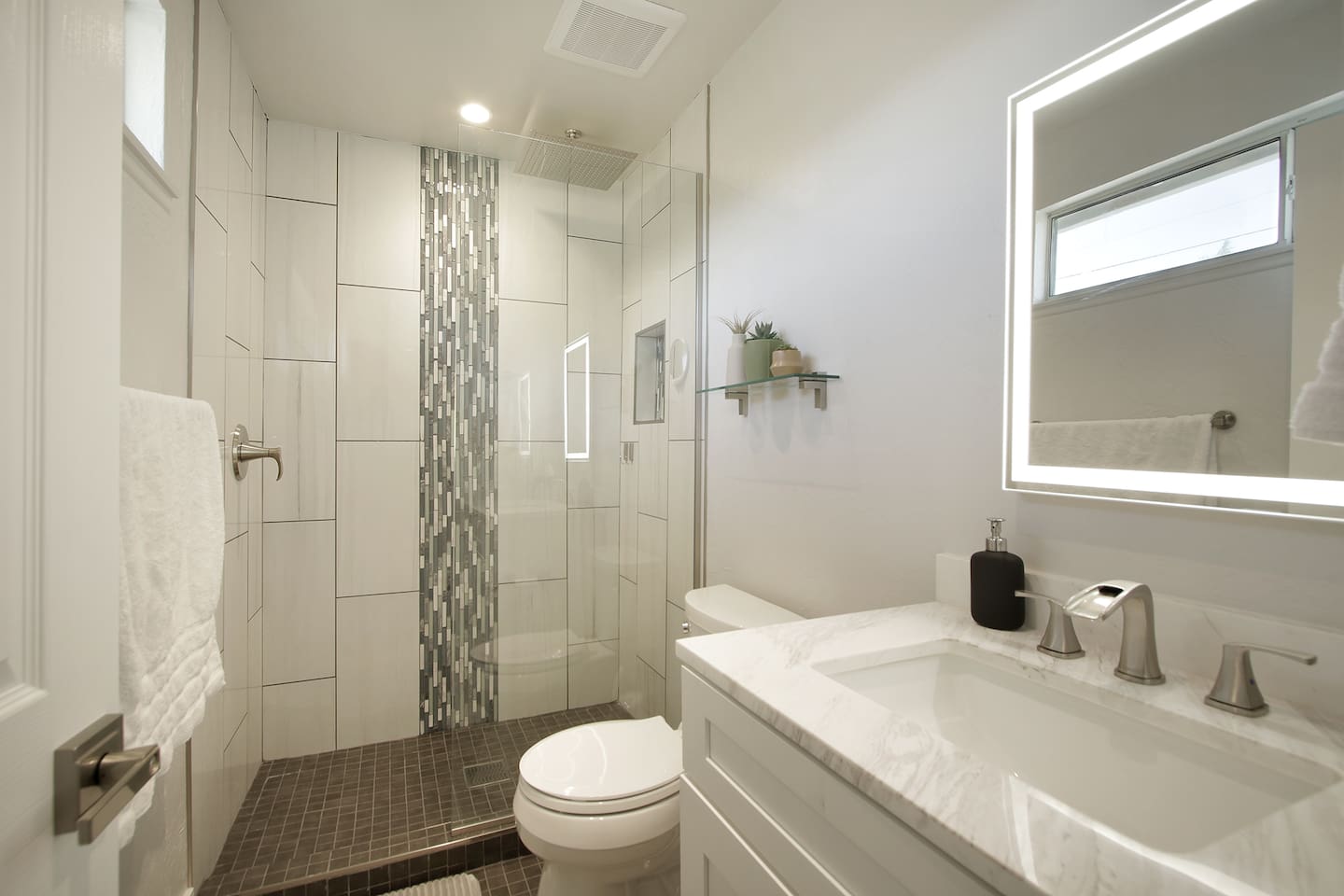 Primary bathroom, attached to the bedroom