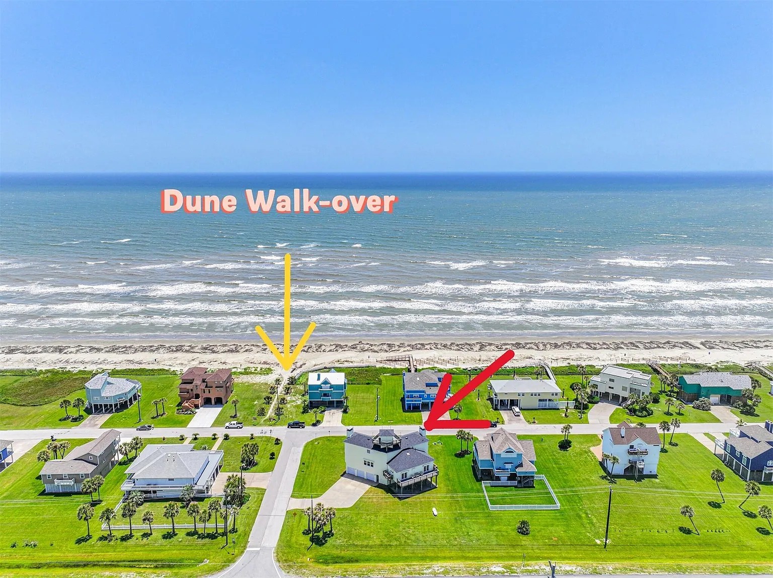 The beach is right there! So slose!