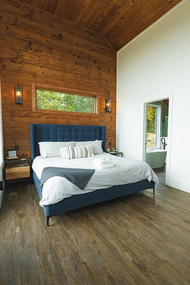 King memory foam bed