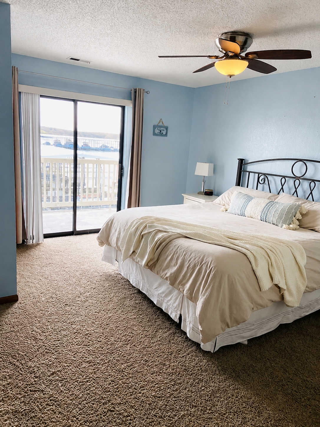 Bed with fresh white linens 