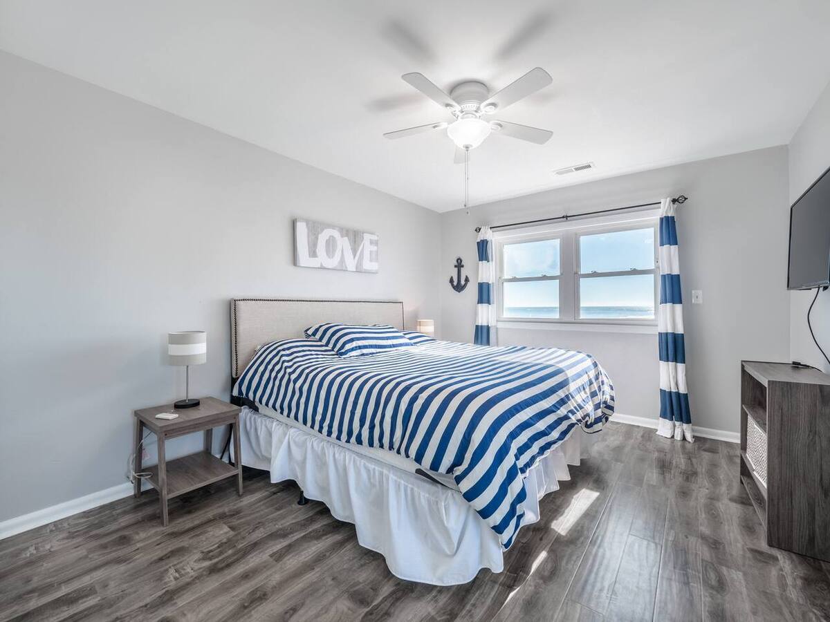 King with Ensuite bath