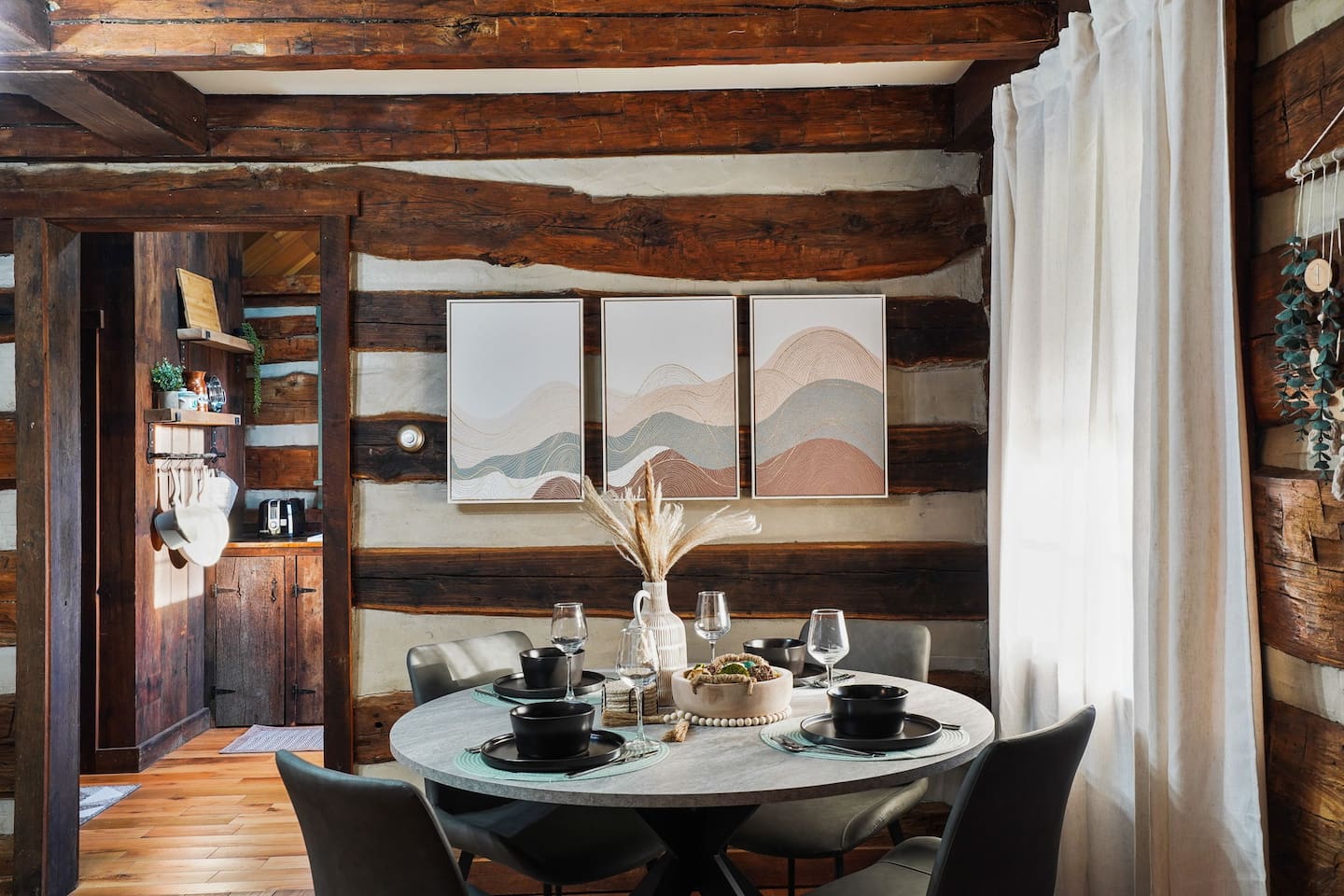 Perfect spot for a cozy romantic dinner date