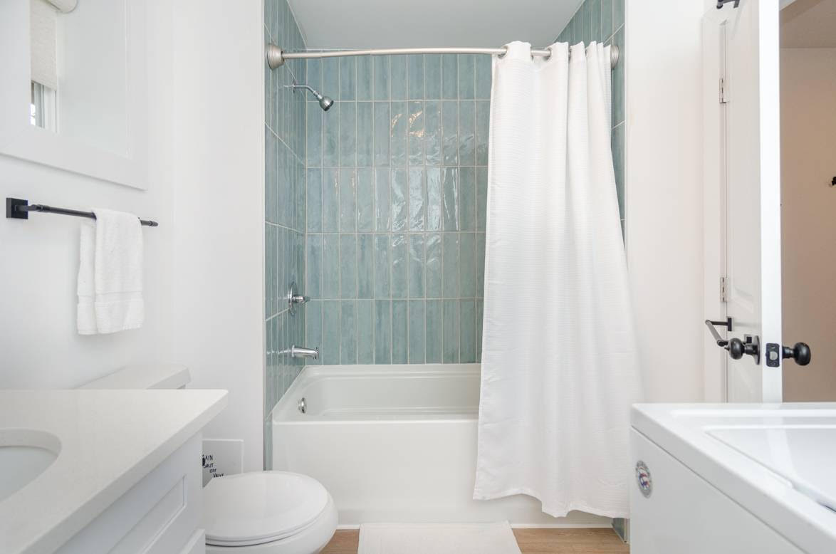 Full Bathroom with Washer & Dryer