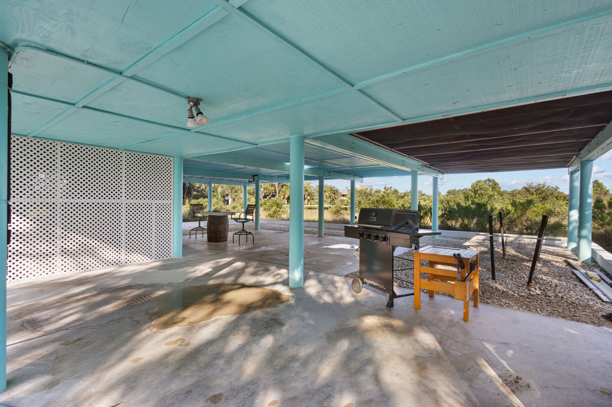 Outdoor amenities like the golf cart, fire pit, and grill! 