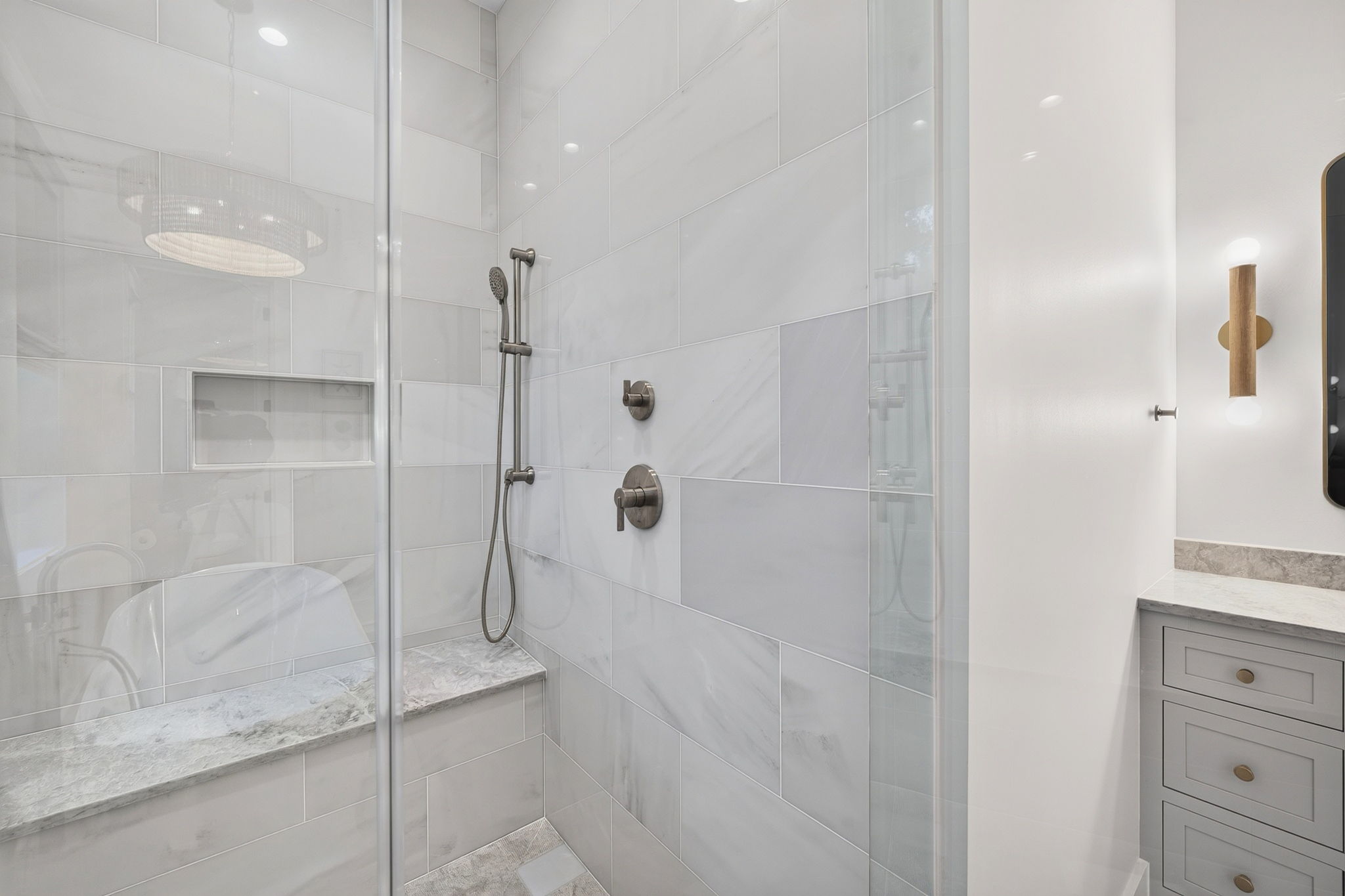 Bathroom 1: King Ensuite | Tahanan Palms | 3 38th Ave | IOP Escapes