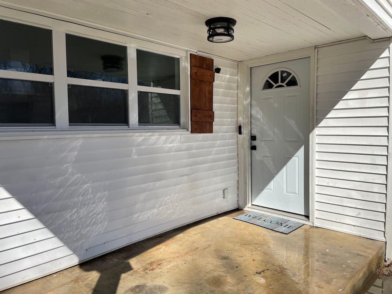 Main access door