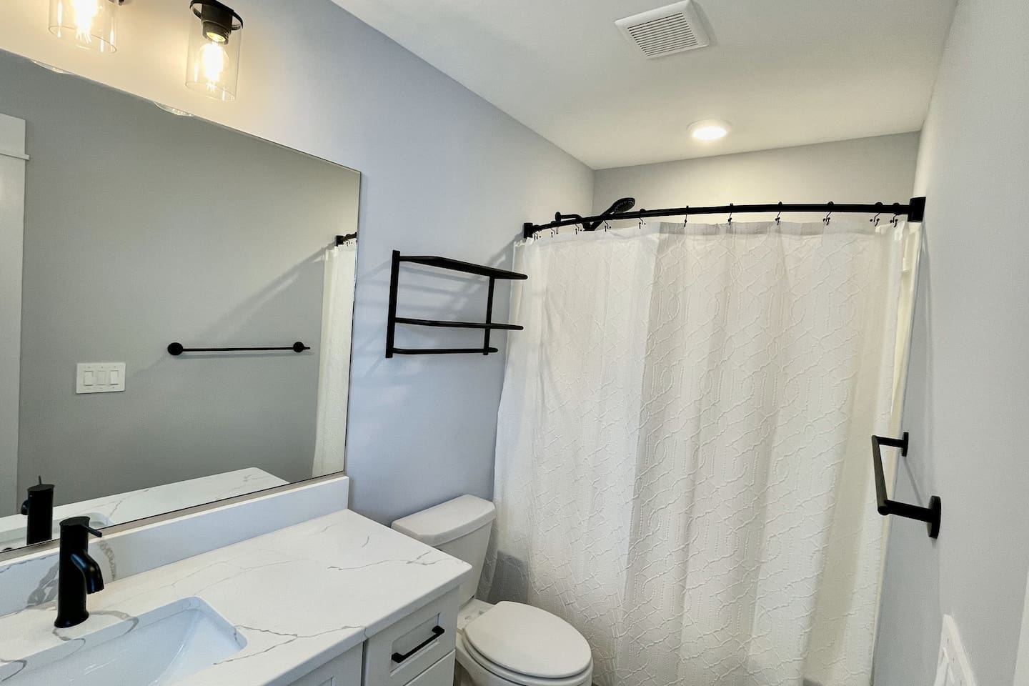 Full privacy for every guest. This dedicated ensuite bathroom ensures that everyone in your group has their own space to refresh and recharge