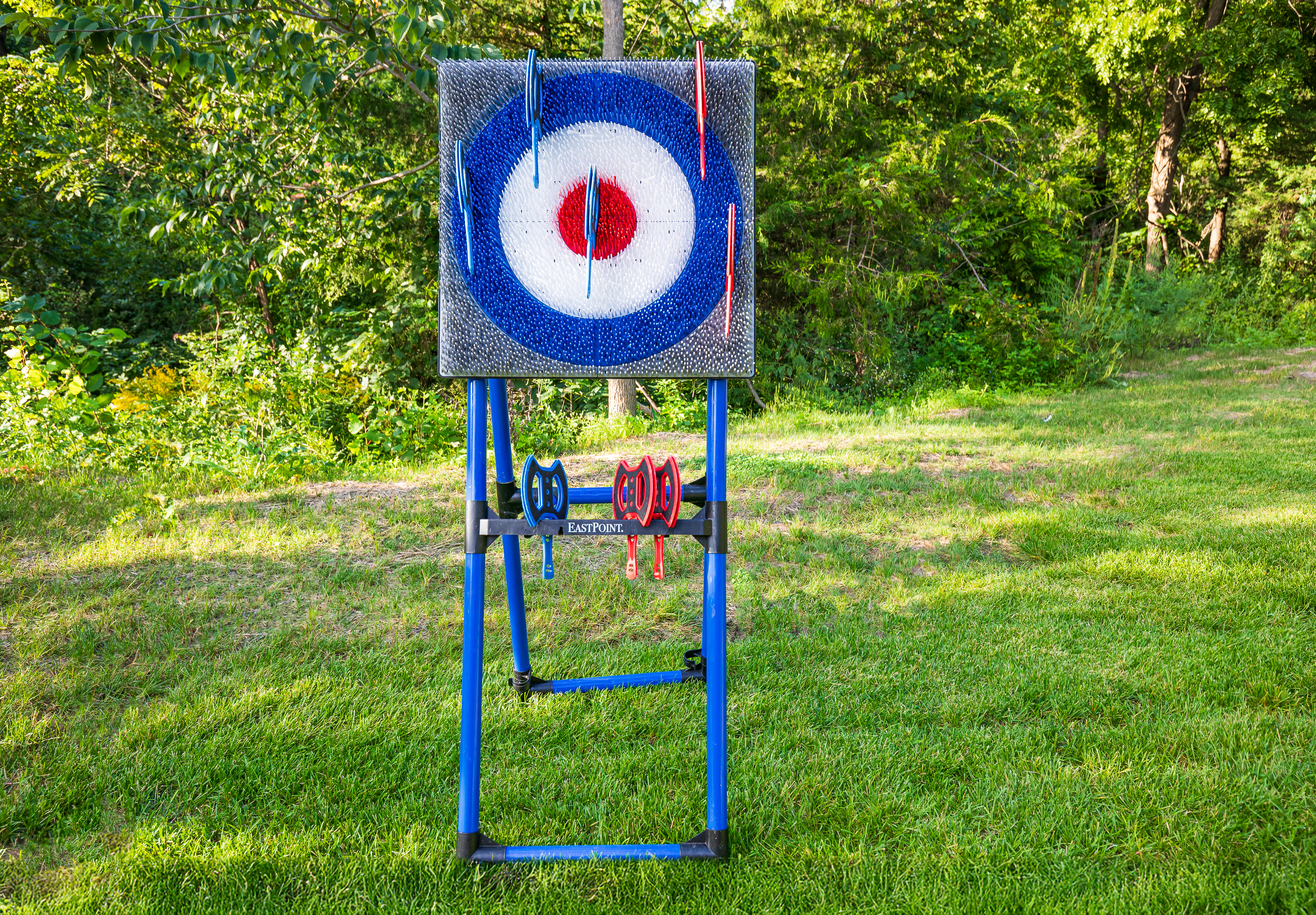 🪓 Who’s up for some friendly competition? Axe throwing at Casa de Galena is the ultimate way to break the ice (pun intended 😉).