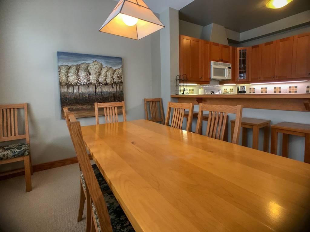 Dining room - easy access to kitchen