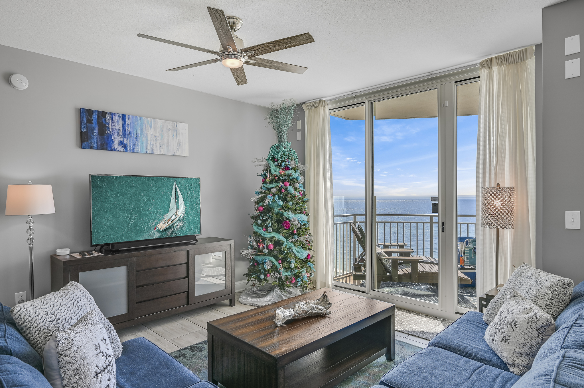 Comfortable living space with SMART TV and BIG GULF views through the floor-to-ceiling windows!