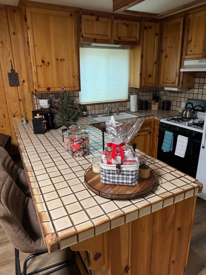 Plenty of counter space to prepare your picnic before heading up to Pinecrest Lake to rent a party boat!