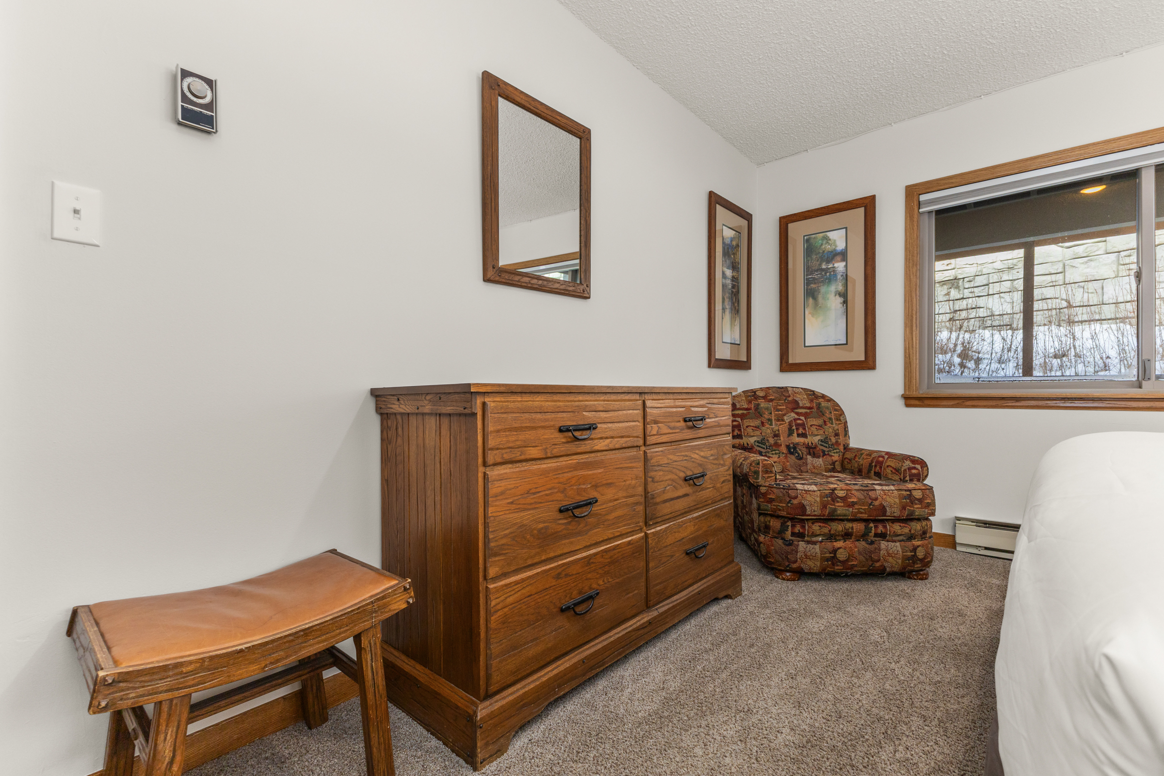 Bedroom 2 | Queen Bed