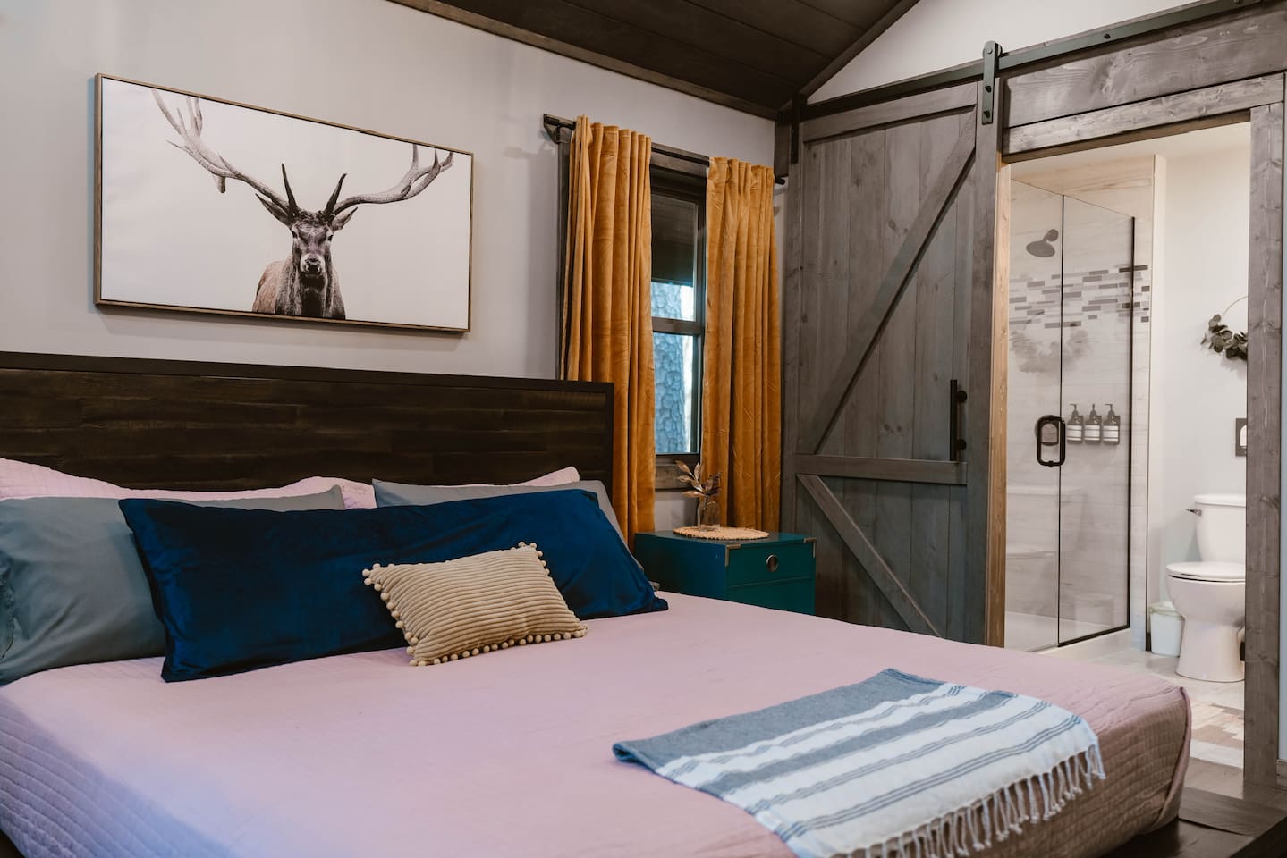 King suite with walk-in shower, cozy and private.