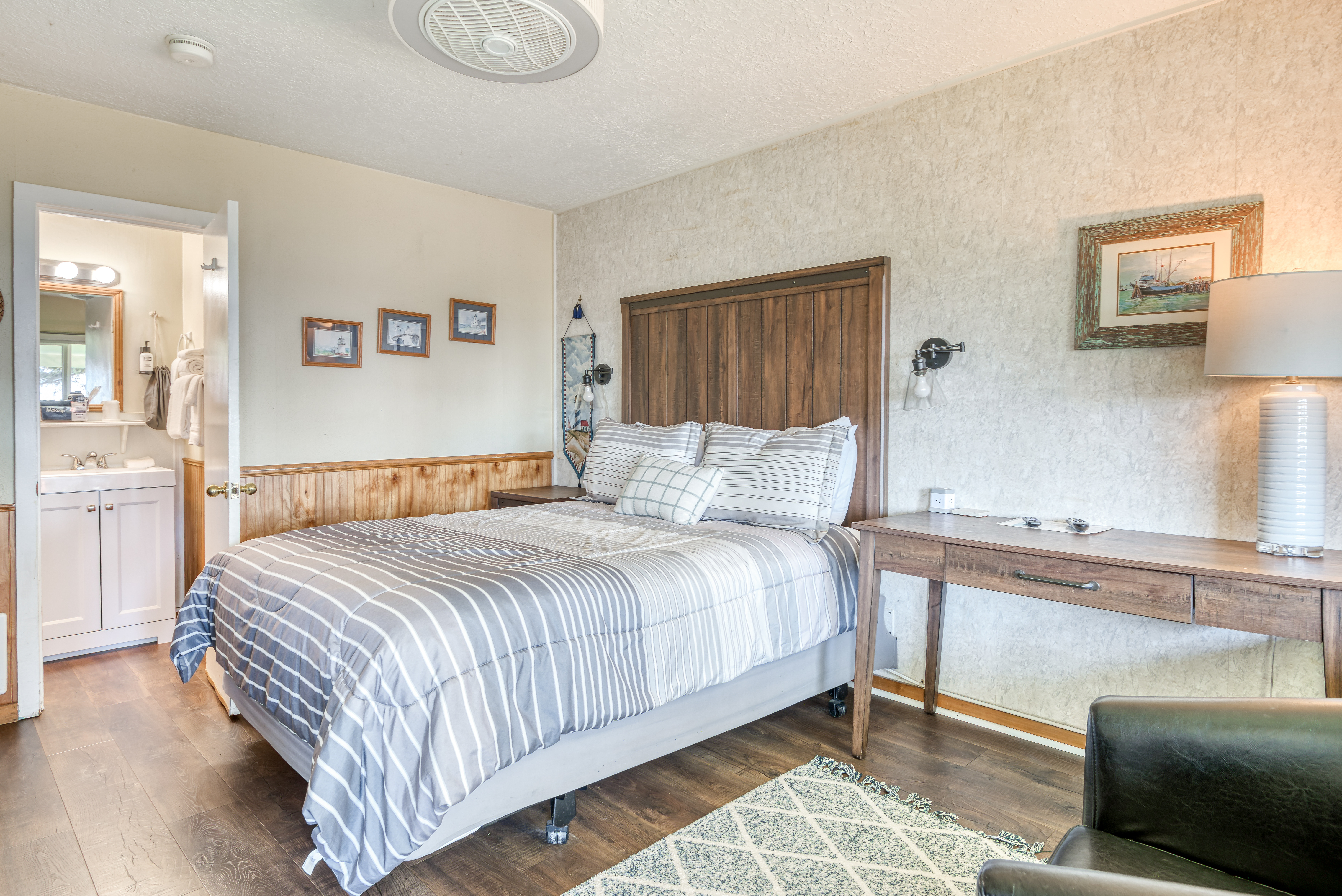 T11 - Trawler @ Trollers Lodge — Depoe Bay, OR — vacation rental