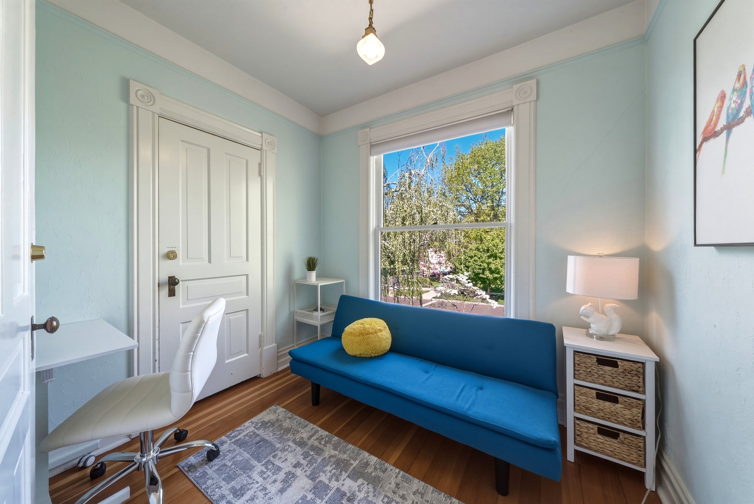 Office with desk, office chair and futon - sleeps 1-2 guests
